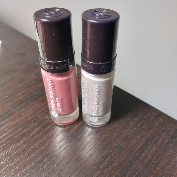 💅Yves Rocher - Nail Polish 2 for $6 - Picture 3 of 3